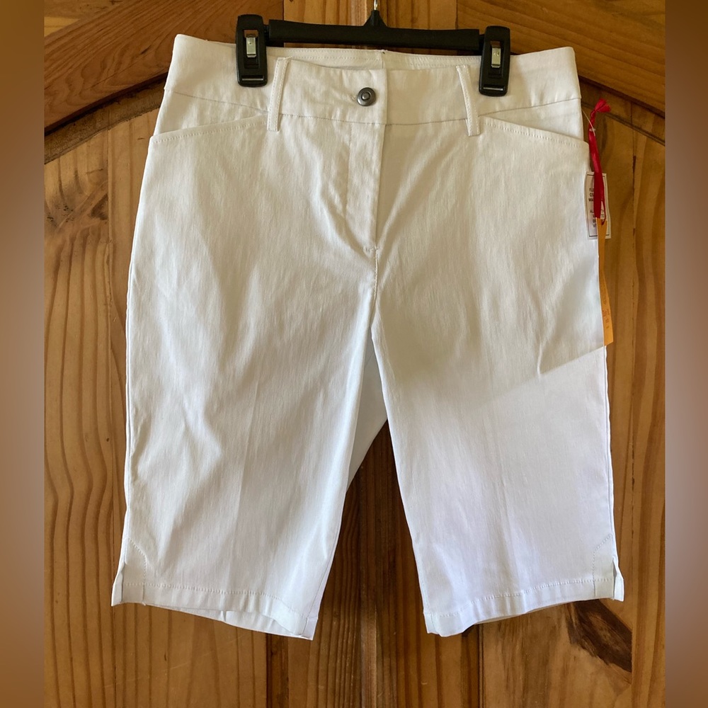 Women's Ruby Rd Comfort Waistband white Bermuda shorts size 8P - NWT